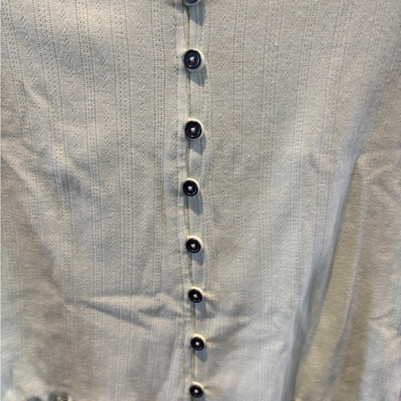 Green button T-shirt in great condition size medium - Picture 4 of 4